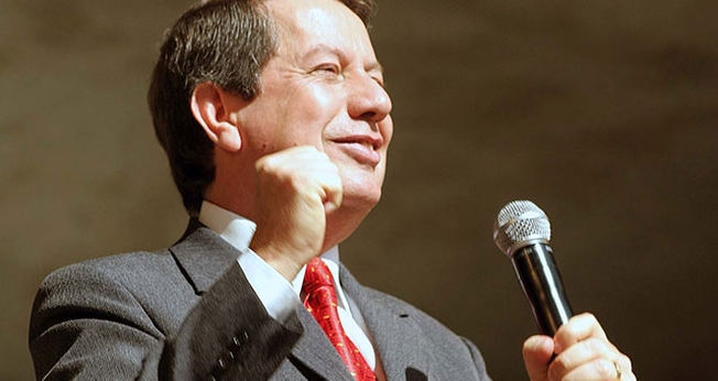 Missionário R.R. Soares, líder da Igreja Internacional da Graça de Deus.