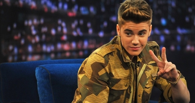 Justin Bieber ganhou destaque na música pop secular dos últimos anos e tem buscado se desfazer da fama de 'bad boy'.