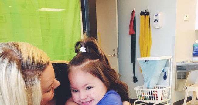 Sarah Rodriguez enfrentou um grande desafio com sua filha, Ellis. (Foto: Reprodução/Facebook)