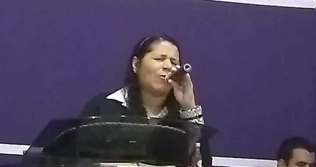 Vera Lúcia faleceu enquanto ministrava em um culto em Campo Grande, no Mato Grosso do Sul. (Foto: Reprodução)