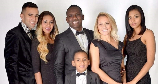 Robson Staines e sua família. (Foto: Arquivo pessoal)