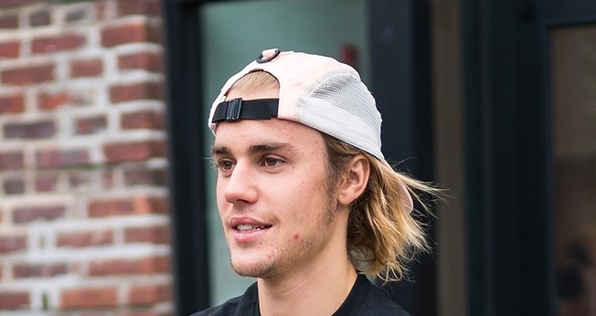 Justin Bieber abriu seu coração e incentivou seguidores a buscarem a Deus. (Foto: Gotham/GC Images/Getty Images)