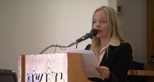 Susanna Kokkonen lança “Hope for Persecuted People”, para unir forças entre cristãos e judeus contra a perseguição religiosa. (Foto: Reprodução/CBN News)