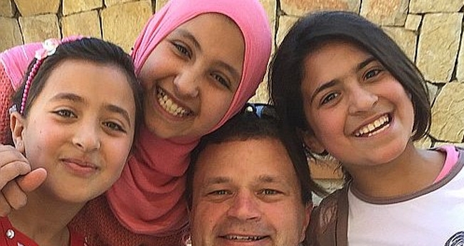 Refugiados sírios no Líbano. (Foto: Reprodução/Heart for Lebanon)