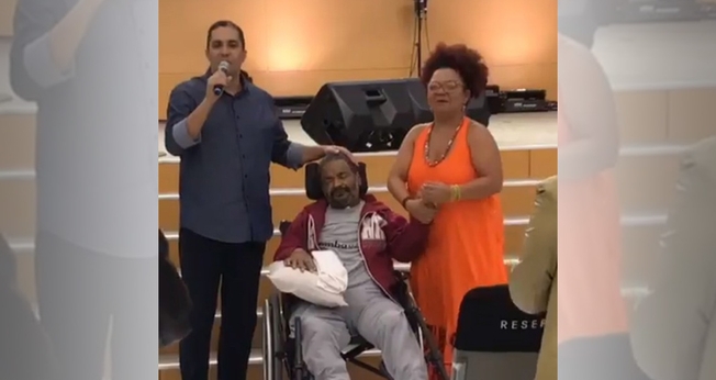 Waguinho junto com Arlindo Cruz e sua esposa Barbara. (Foto: Reprodução/Instagram)