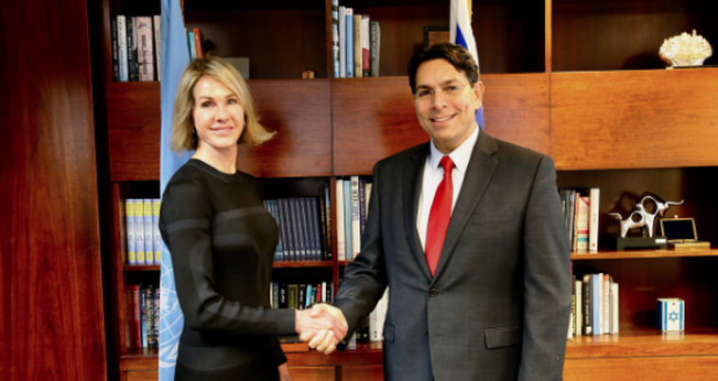A embaixadora dos EUA na ONU, Kelly Craft, e o embaixador de Israel na ONU, Danny Danon. (Foto: Reprodução/Twitter)