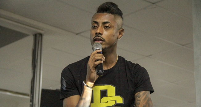 Bruno Henrique contou seu testemunho em uma igreja do Rio. (Foto: Érica Matos/Igreja do Recreio)