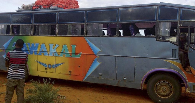 Ataques terroristas a ônibus tornaram-se comuns no Quênia. (Foto: picture-alliance/dpa)