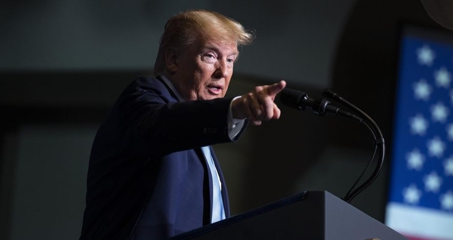 O presidente Donald Trump fala em evento no Ministério Internacional Rei Jesus, em 3 de janeiro de 2020, em Miami. (Foto: Evan Vucci /AP)