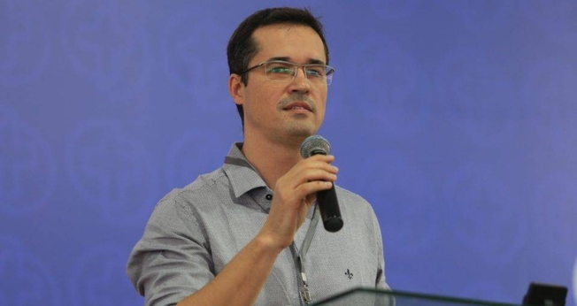 Deltan Dallagnol falou a milhares de evangélicos em Campina Grande, na Paraíba. (Foto: Wellington Junior/Consciência Cristã)