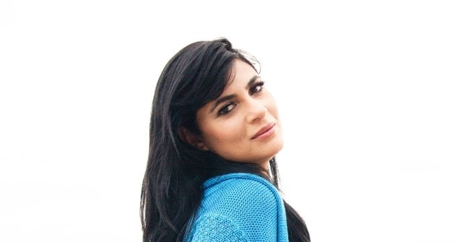 Fernanda Brum está lançando seu novo EP, "Águas Profundas" nas plataformas digitais. (Foto: Divulgação)
