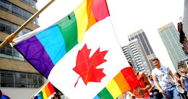 Canadá pressiona por lei que favorece opção homossexual. (Foto: Reprodução/Twitter/Metro)