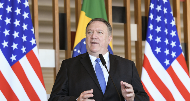 Secretário de Estado dos EUA, Mike Pompeo, em reunião com o ministro Ernesto Araújo. (Foto: Ministério das Relações Exteriores do Brasil)