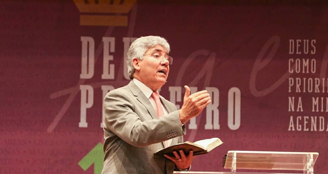 Pastor Hernandes Dias Lopes durante pregação. (Foto: Igreja Presbiteriana de Pinheiros)