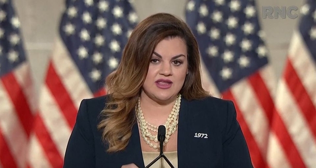 Abby Johnson é ex-diretora de uma clínica da Planned Parenthood e hoje se dedica a denunciar as ilegalidades praticadas na indústria do aborto. (Imagem: Yahoo News)