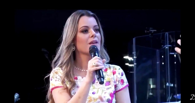 Pastora Ana Paula Valadão diz que homossexualidade é pecado. (Foto: Reprodução/YouTube)
