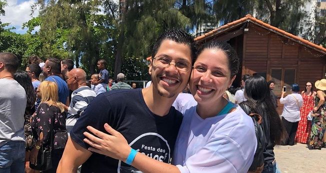 Ao lado de seu irmão, Larissa van Boekel foi batizada em dezembro de 2018. (Foto: Igreja Batista Atitude)