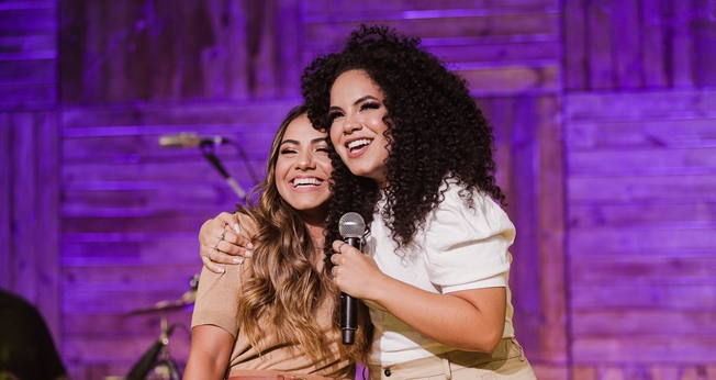 Rebeca Carvalho e Gabriela Rocha gravaram juntas o single "Até Eu Te Encontrar". (Foto: Divulgação)