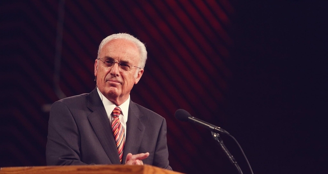O pastor John MacArthur alerta para os sinais do fim dos tempos. (Foto: Grace Community Church)
