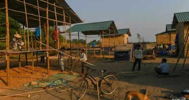Vila cristã contruída em Yangon. (Foto: AFP / Ye Aung TH) 