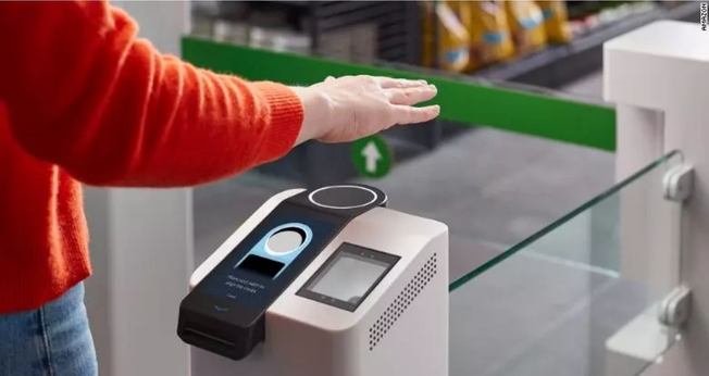 Amazon já criou sensor para realizar pagamentos com a palma da mão. (Foto: Divulgação/Amazon)