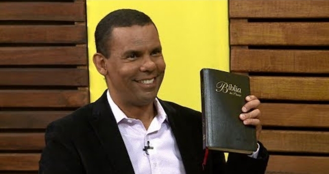 Estamos na iminência de Jesus voltar, diz o arqueólogo Rodrigo Silva. (Foto: Reprodução/YouTube/Rede Super de Televisão)