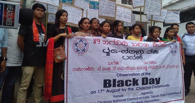 Protestantes no “Black Day” em Bangladesh, em 2016. (Foto:The Indian Express).