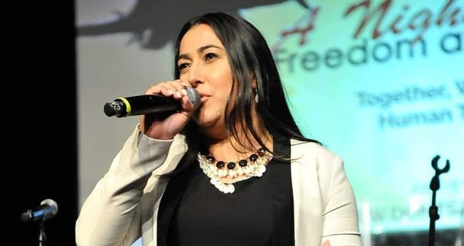 Jeannie Ortega Law é ministra de louvor, escritora e palestrante nos EUA. (Foto: Instagram)