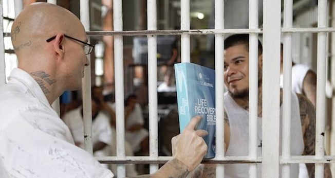 A missão da Prison Fellowship é restaurar as pessoas afetadas pelo crime e pelo encarceramento (Foto: Reprodução / Prison Fellowship)