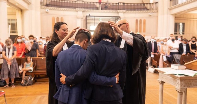 Esta é a primeira união entre pastores do mesmo sexo da maior denominação protestante da França. (Foto: Mathias Fourmand).