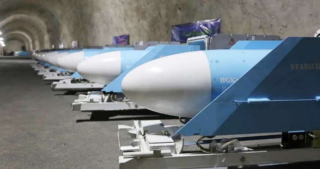 Base subterrânea que abriga mísseis mortais foi revelada pela Guarda Revolucionária Islâmica no Irã. (Foto: Reuters/Sepahnews)