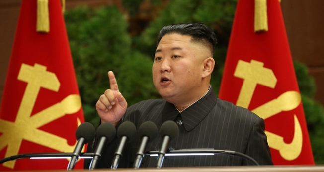 Kim Jong Un no VIII Congresso do Partido Trabalhista Coreano, 30 de junho de 2021. (Foto: Site de fotos públicas)