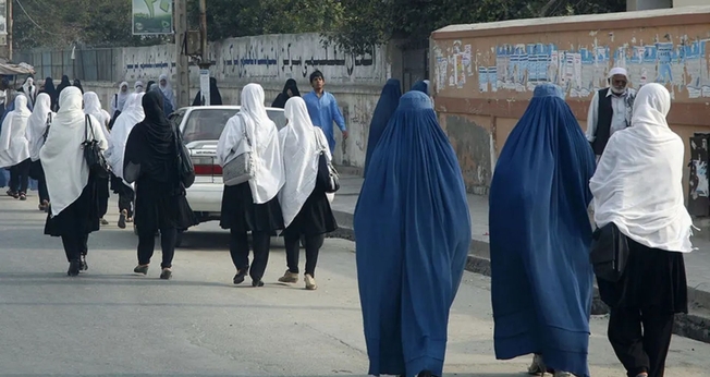 Mulheres no Afeganistão lutam historicamente por direitos, sob o Talibã. (Foto: Fardin Waezi/ONU/RBA)