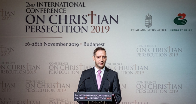 Tristan Azbej, o secretário de estado responsável pela ajuda aos cristãos perseguidos e pelo programa Hungary Helps. (Foto: Reprodução / Hungary Today)