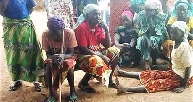 Imagem de velório após araque em uma vila cristã no norte da Nigéria, em 2019. (Foto: Morning Star News / Baptist Press)