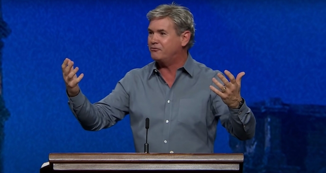 Jack Hibbs, pastor da Calvary Chapel Chino Hills. (Foto: Captura de tela/YouTube)