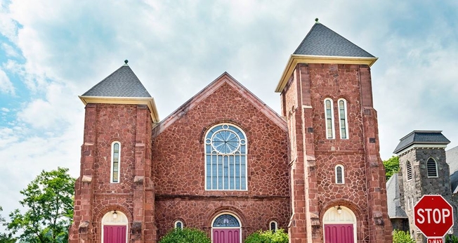  A Primeira Igreja Presbiteriana de Bellefonte foi inaugurada em 1800, na Pensilvânia. (Foto: Facebook/First Presbyterian Church of Bellefonte).