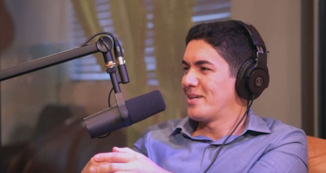 Antônio Júnior participa do podcast Positivamente. (Print da tela YouTube Positivamente)