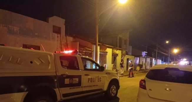 As Polícias Civil e Técnica estiveram no local. (Foto: Reprodução / Imagem por WhatsApp)