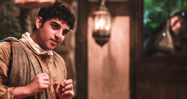 O ator Paras Patel interpreta Mateus, o coletor de impostos, em The Chosen. (Print da tela / YouTube The Chosen)