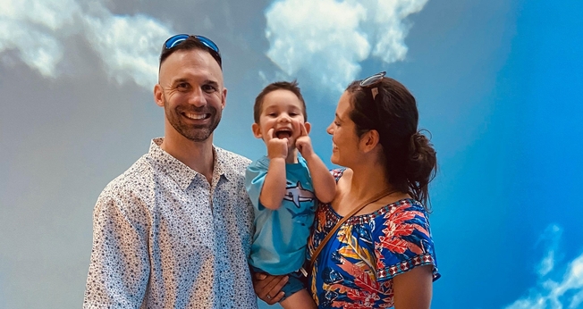 Thomas Hand, de 37 anos, morreu na cena do crime. (Foto: Facebook/Christine Kozlowski Hand).