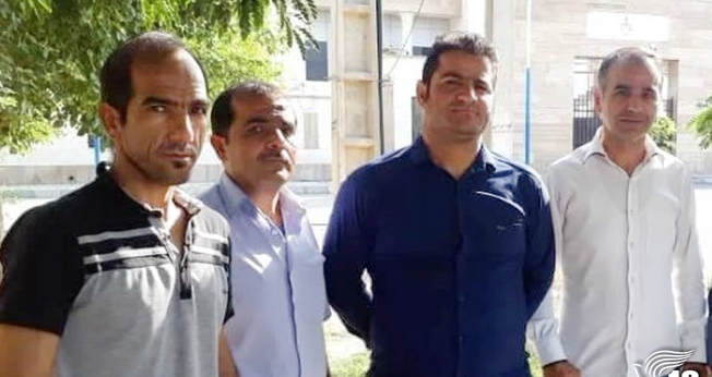 Quatro dos oito cristãos forçados à reeducação islâmica. (Foto: Article 18).