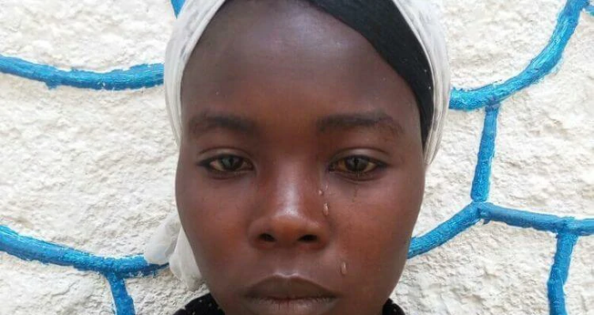 Esther é uma das meninas, de um total de 47, que conseguiram fugir logo após o sequestro em Chibok. (Foto: Portas Abertas)