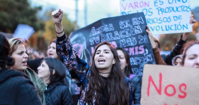 Feministas colombianas durante marcha no Dia Internacional da Mulher. (Foto: Wikimedia Commons/Malad Goyes)