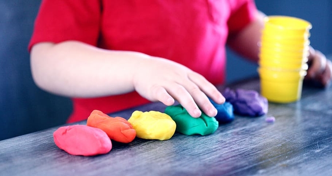 : Até 98% dos meninos e 88% das meninas com disforia de gênero vão superar o transtorno na idade adulta, diz instituição americana. (Foto: Piqsels)