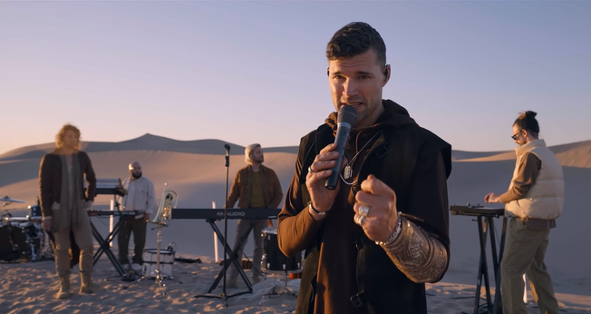  For King & Country arrecadou mais de 150 mil dólares em show beneficente. (Foto: YouTube/for King & Country).