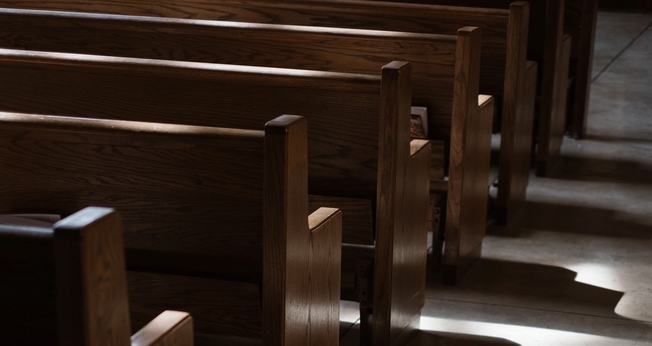 A pesquisa do Datafolha revelou um aumento do número dos “sem religião''. (Foto: Unsplash/Josh Applegate).