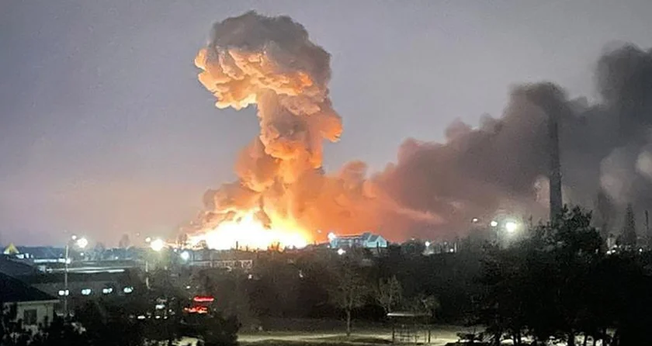 Explosão na capital ucraniana de Kiev, em 24 de fevereiro de 2022. (Foto: Gabinete do Presidente da Ucrânia)