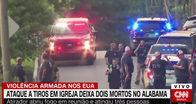 Mobilização policial após ataque na Igreja Episcopal St. Stephen's, no Alabama. (Captura de tela CNN Brasil)