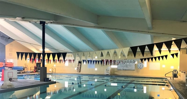 Piscina da Olympic Peninsula YMCA. (Foto: Reprodução/Facebook Olympic Peninsula YMCA)